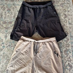 UNRL Men's Black and Tan Shorts